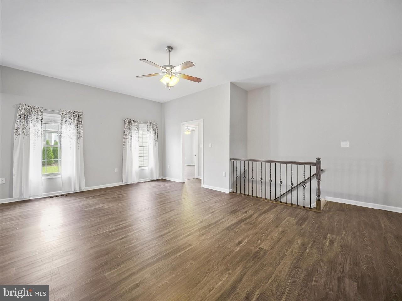 183 Aylesbury Ln - Photo 3 of 17