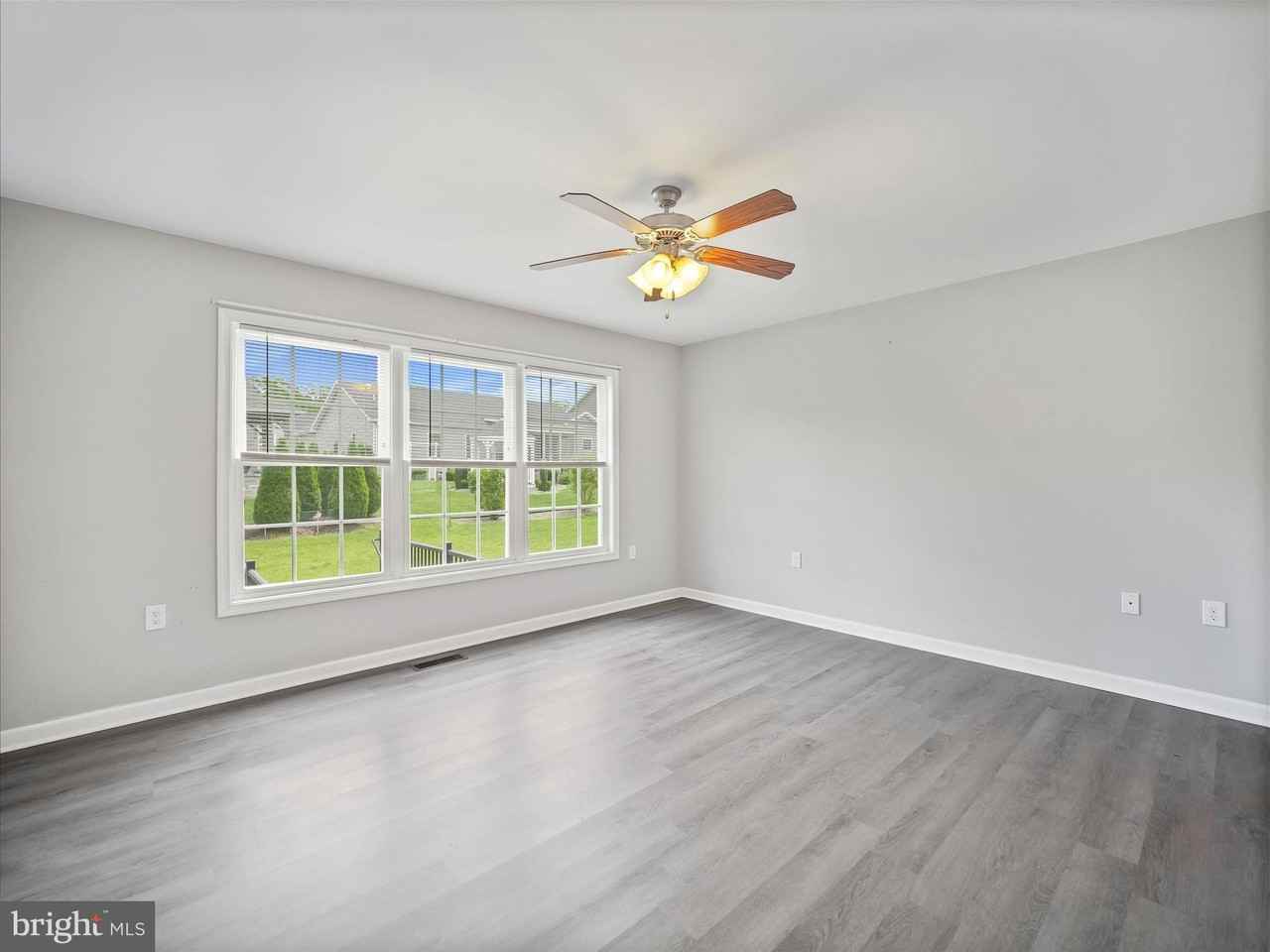 183 Aylesbury Ln - Photo 4 of 17