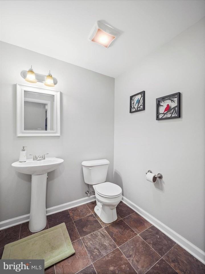 183 Aylesbury Ln - Photo 5 of 17