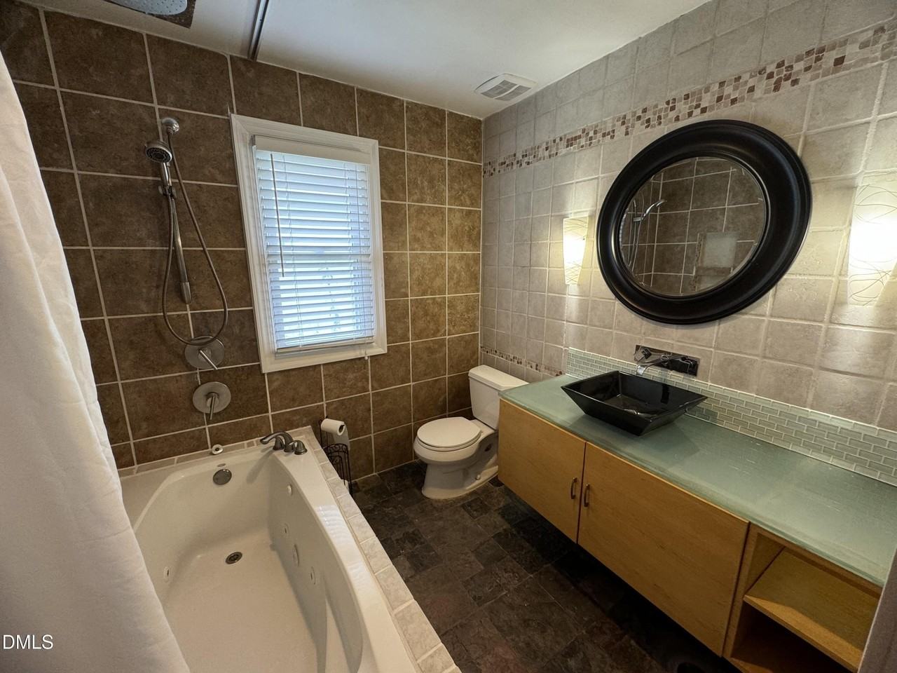 3129 Stanhope Ave - Photo 5 of 10