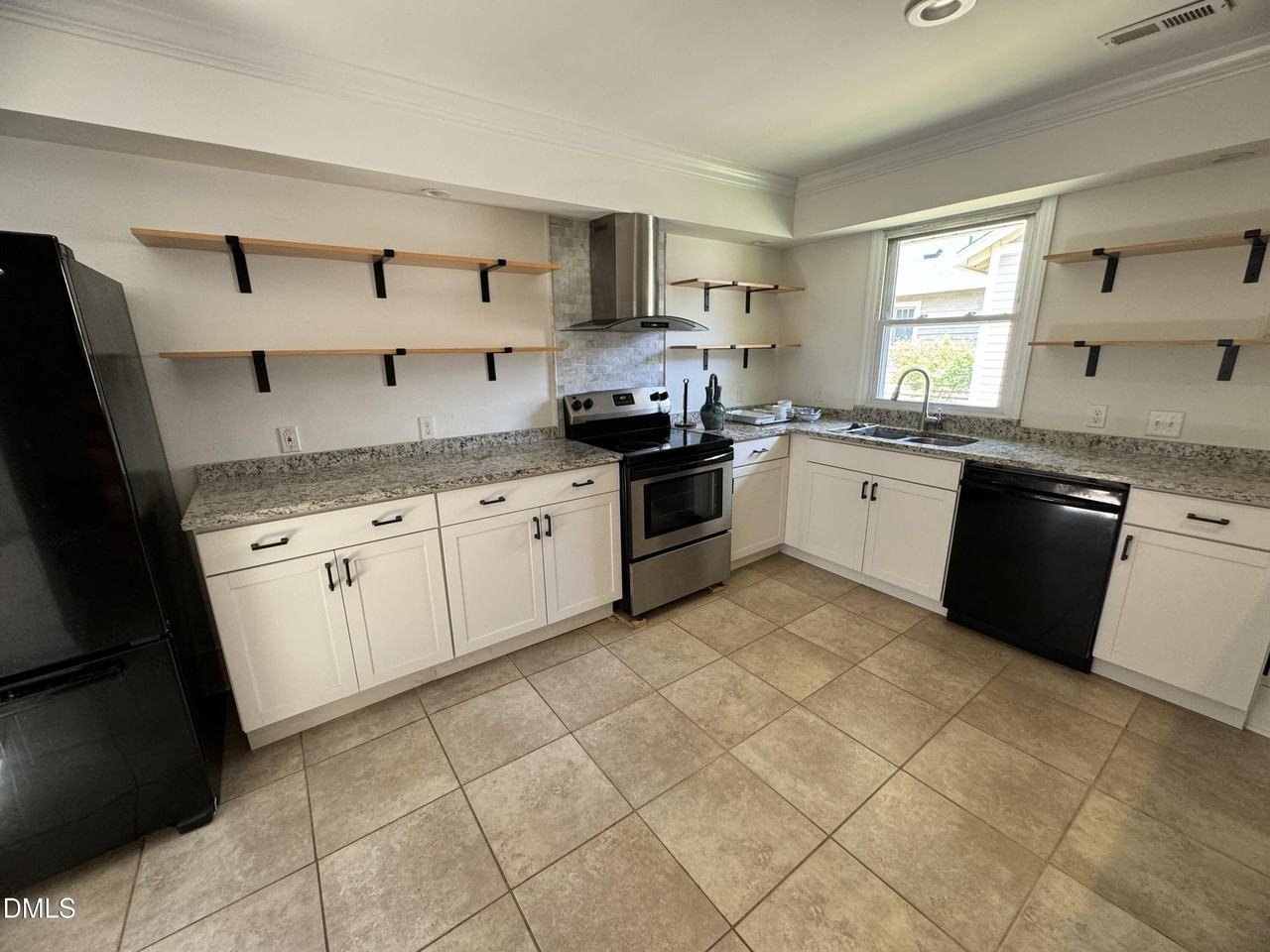 3129 Stanhope Ave - Photo 6 of 10