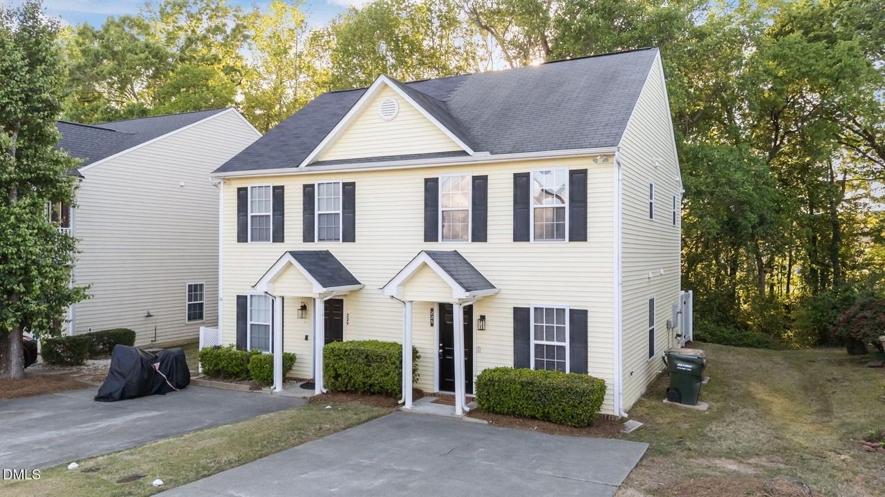 225 Woodson Dr - Photo 4 of 49