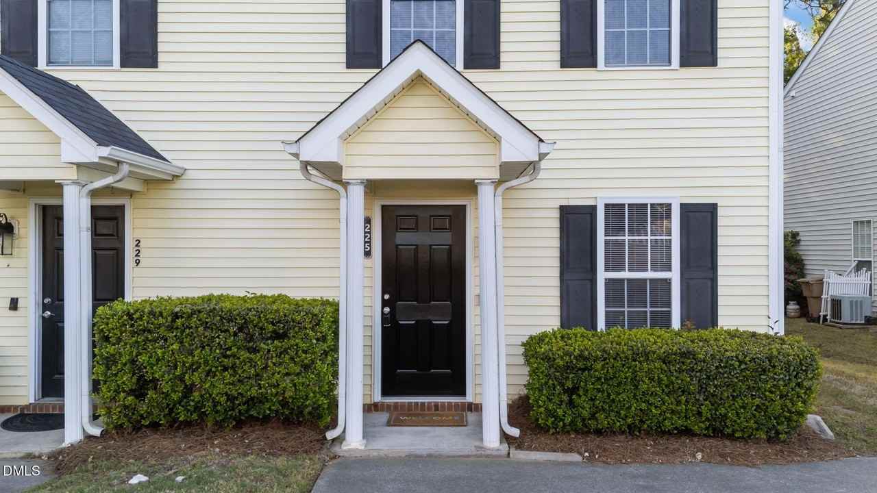 225 Woodson Dr - Photo 5 of 49