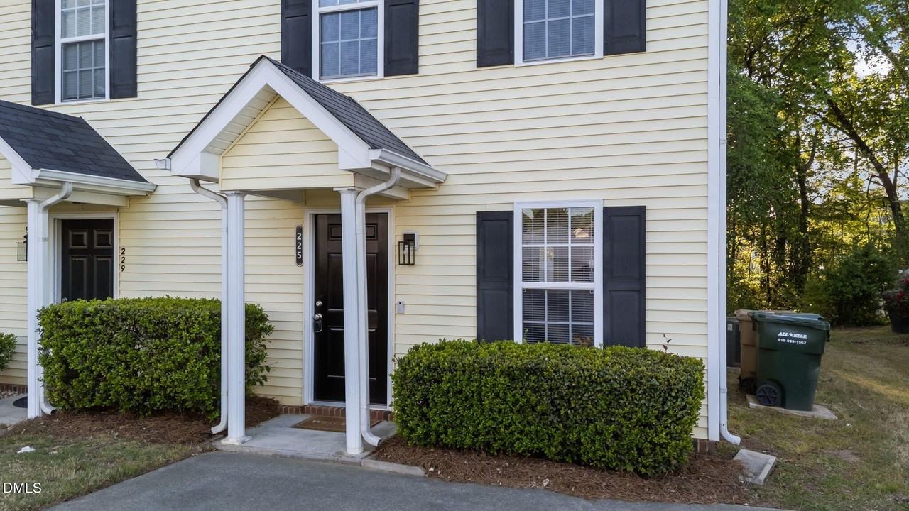 225 Woodson Dr - Photo 6 of 49