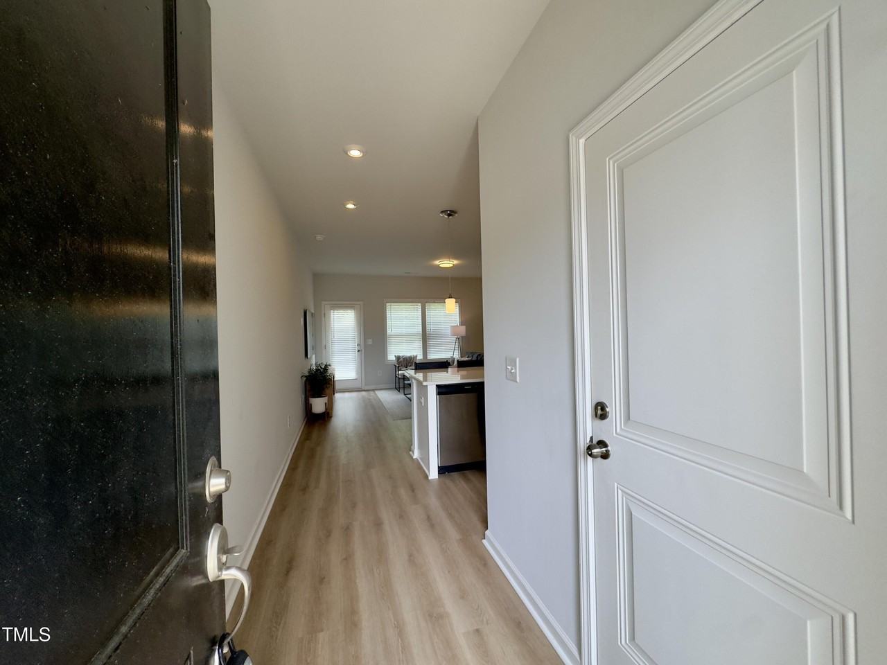 276 Shingle Oak Rd - Photo 4 of 42