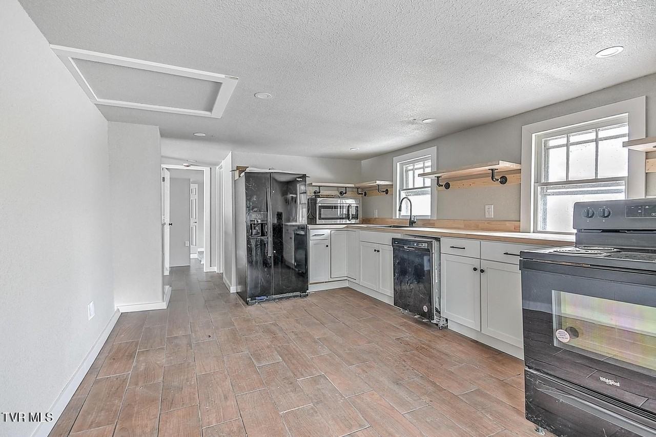 1570 Granby Rd - Photo 2 of 9