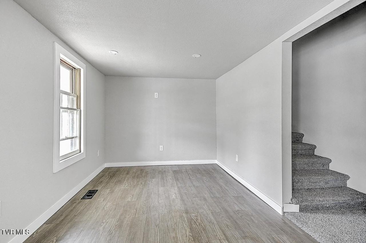 1570 Granby Rd - Photo 4 of 9