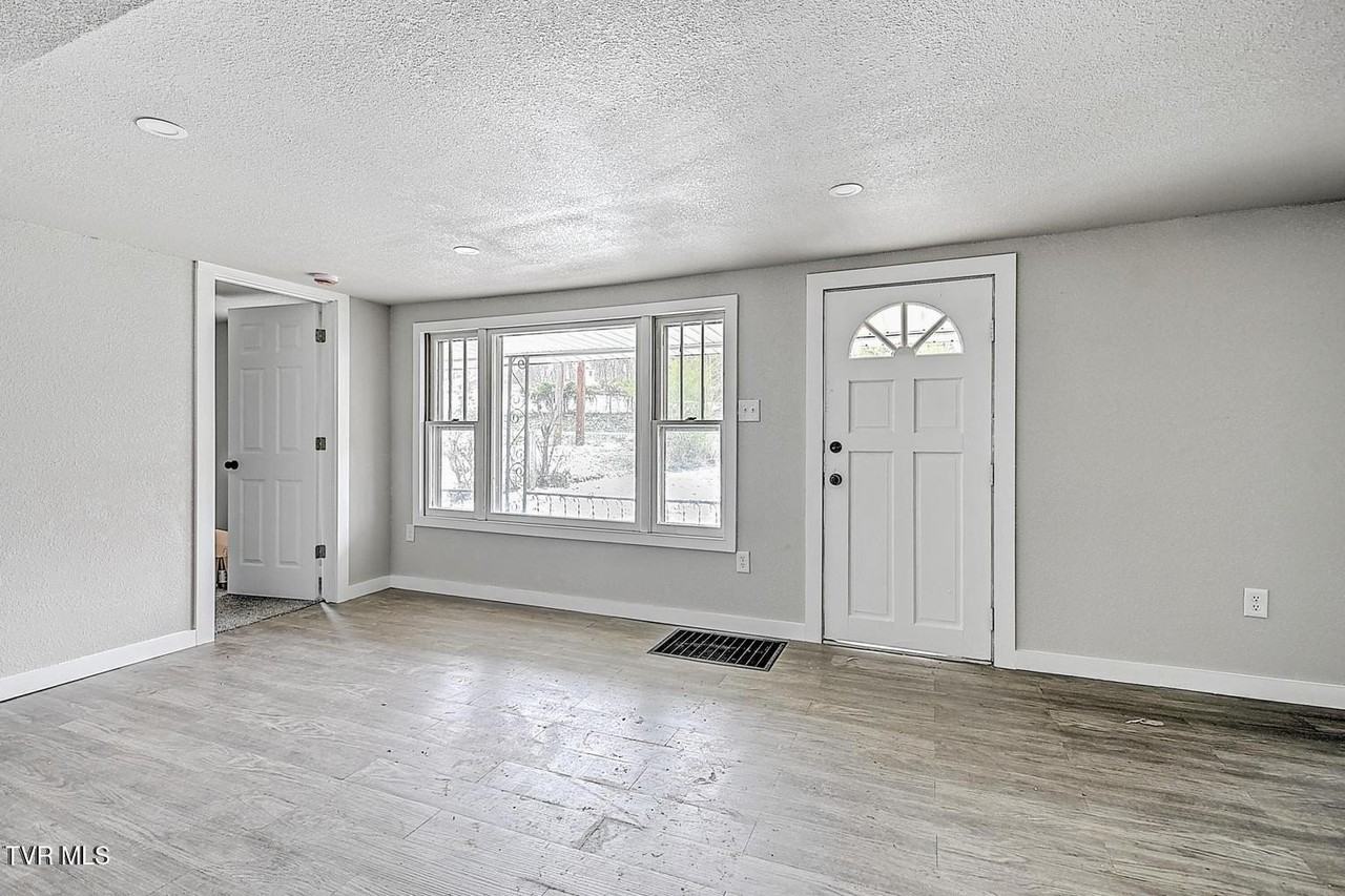 1570 Granby Rd - Photo 6 of 9