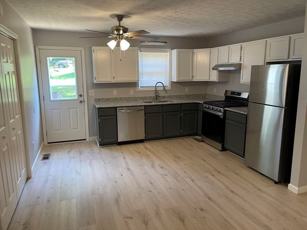 114 Judah Dr - Photo 4 of 15