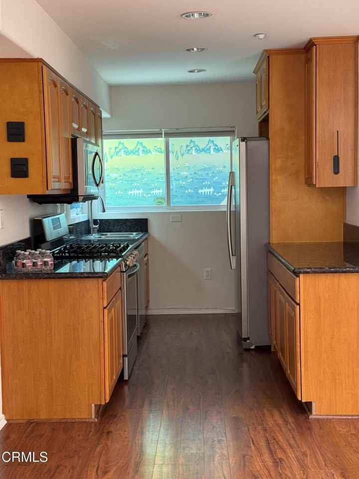 1008 S Marengo Ave #E - Photo 2 of 9