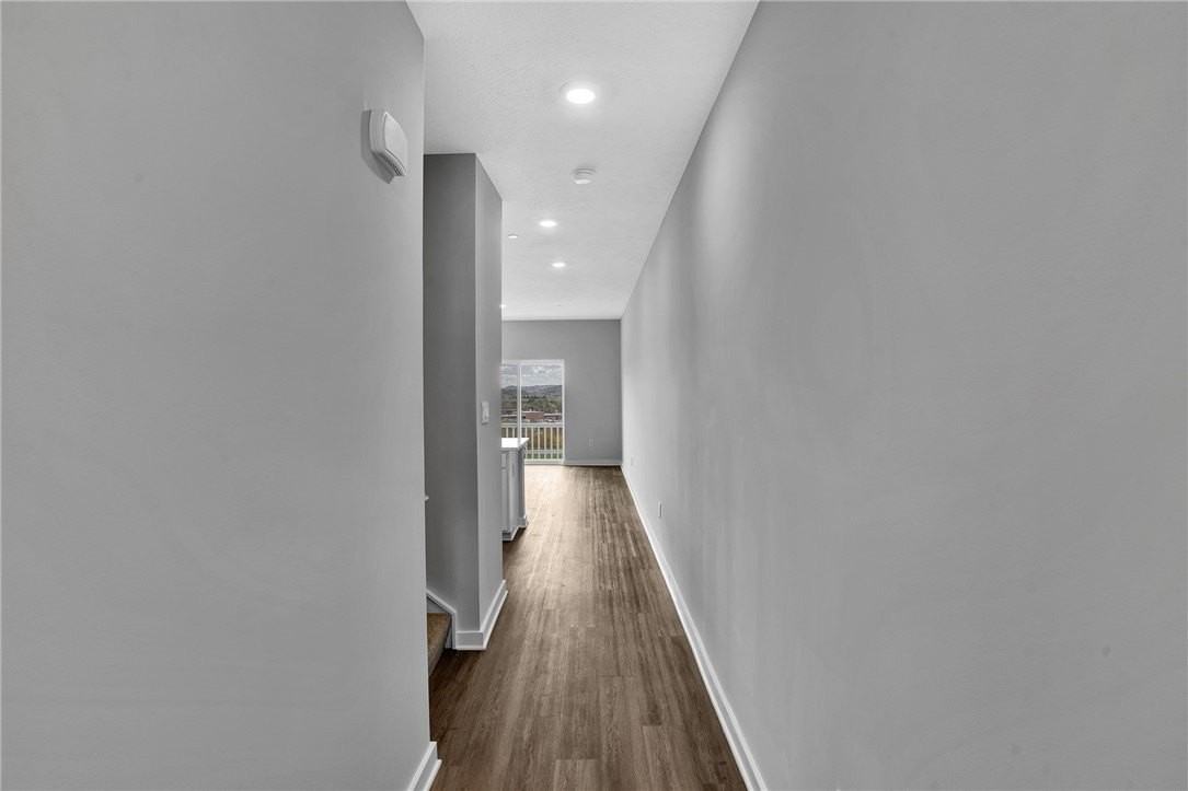 126 Scotland Ln - Photo 3 of 43