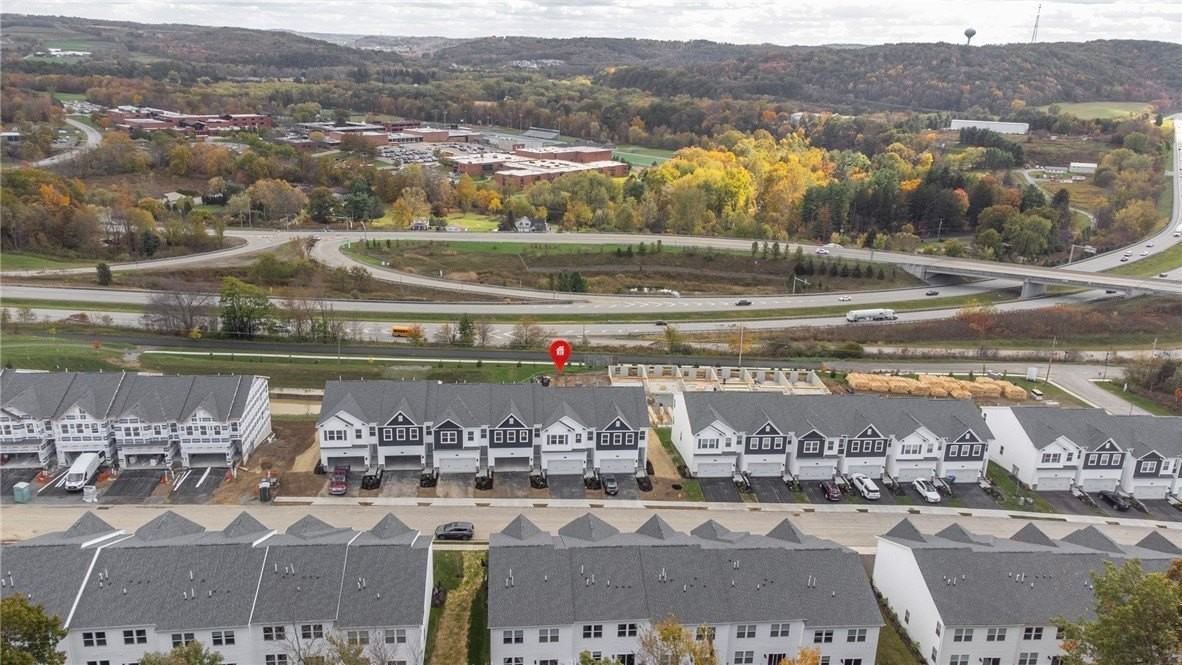 126 Scotland Ln - Photo 5 of 43