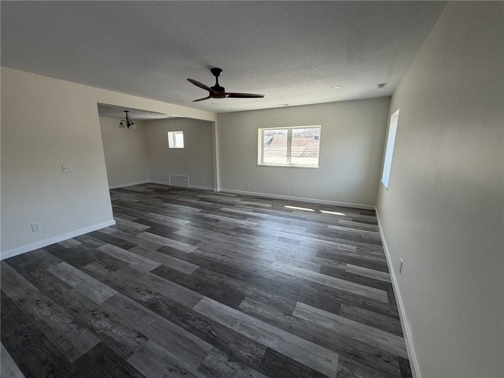 775 Freeport Rd - Photo 3 of 19