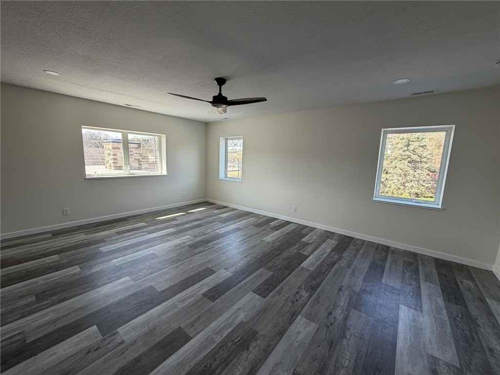 775 Freeport Rd - Photo 6 of 19