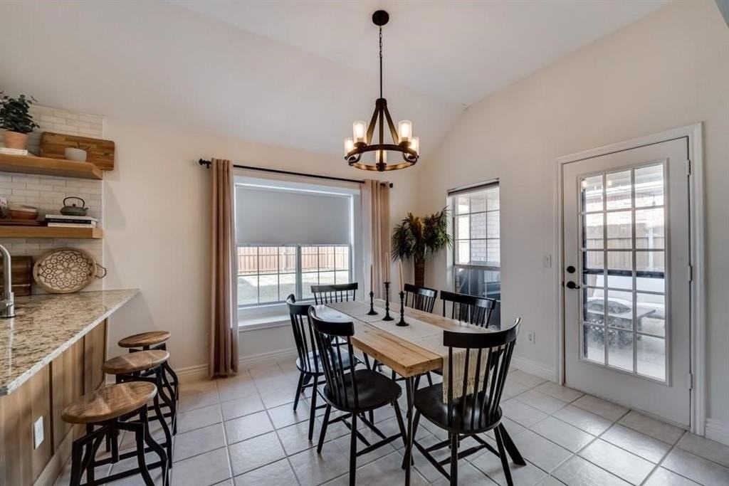 10060 Cambridge Dr - Photo 6 of 19