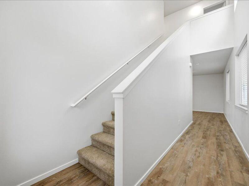 5430 Remington Dr - Photo 3 of 21