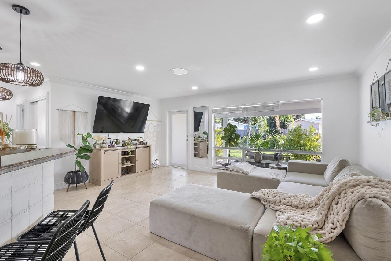 101 Se 13th St - Photo 5 of 18