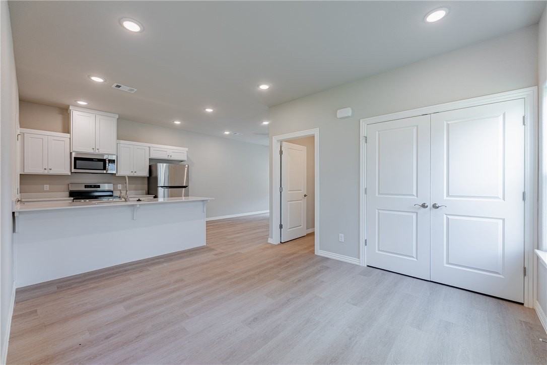 1601 Sw Casuarina Dr #1 - Photo 4 of 25