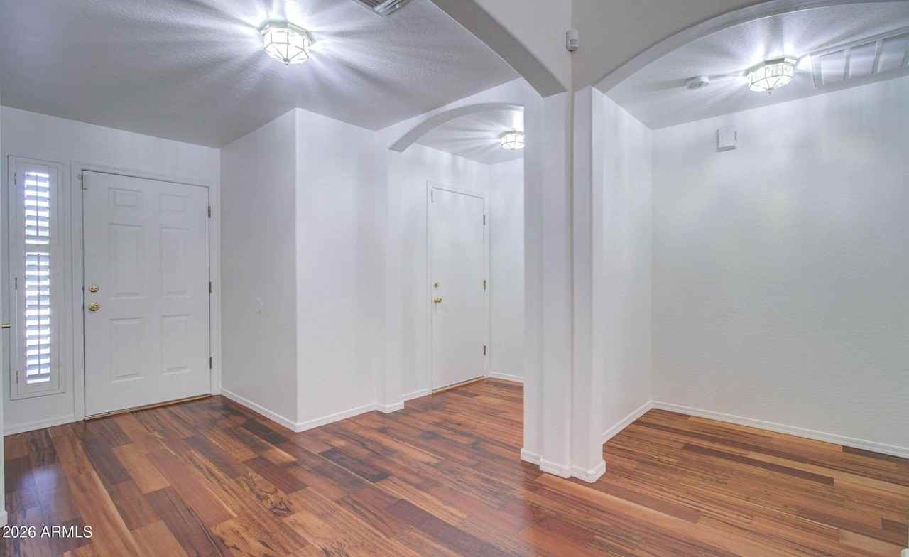 9271 W Sunnyslope Ln - Photo 2 of 5