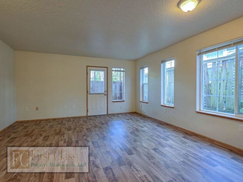 1908 Ne 46th Ave - Photo 3 of 15