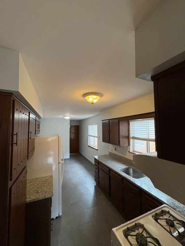 608 Bergen St ##3 - Photo 5 of 10