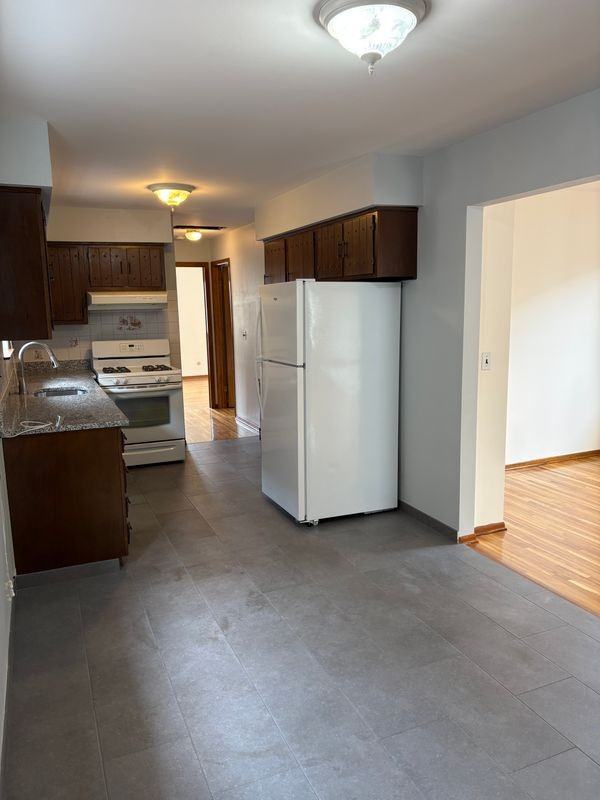 608 Bergen St ##3 - Photo 6 of 10