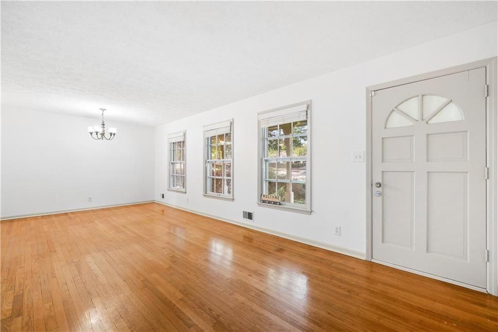 4531 S Roberts Dr - Photo 5 of 26