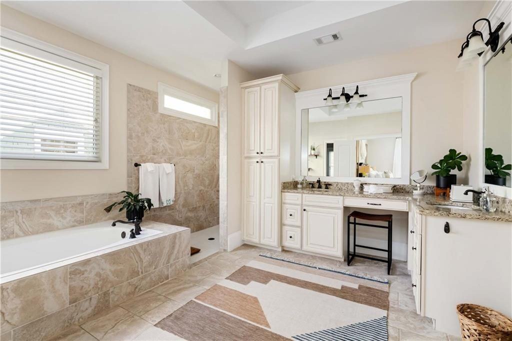 Carlisle Way Ne - Photo 5 of 50