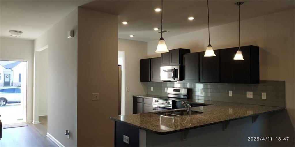 132 Marion Dr - Photo 3 of 17