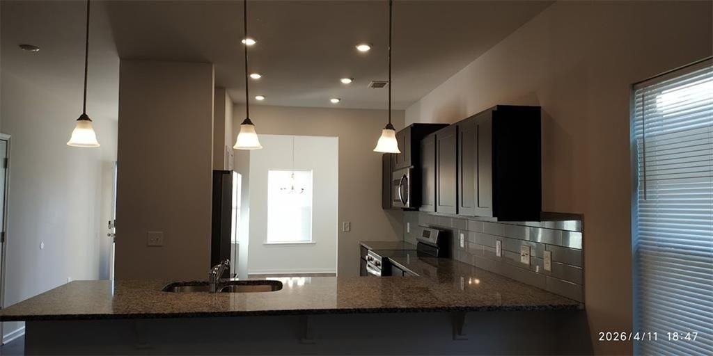 132 Marion Dr - Photo 4 of 17