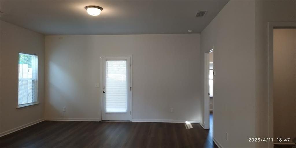 132 Marion Dr - Photo 6 of 17