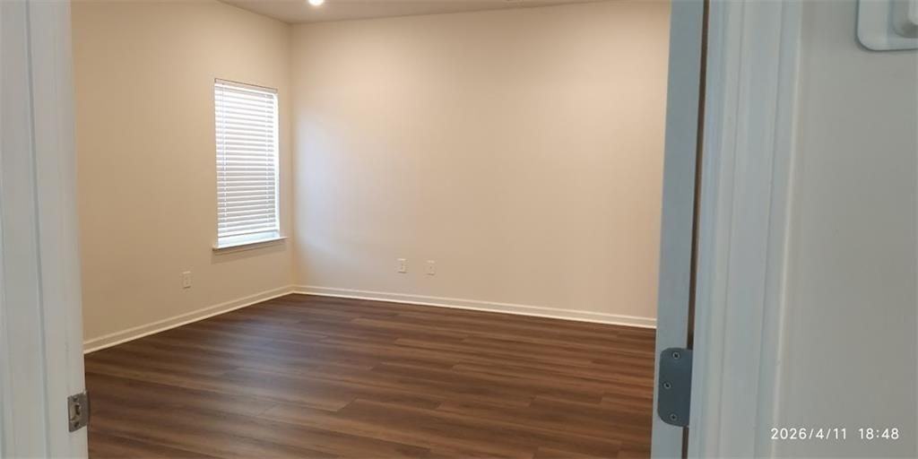 132 Marion Dr - Photo 7 of 17