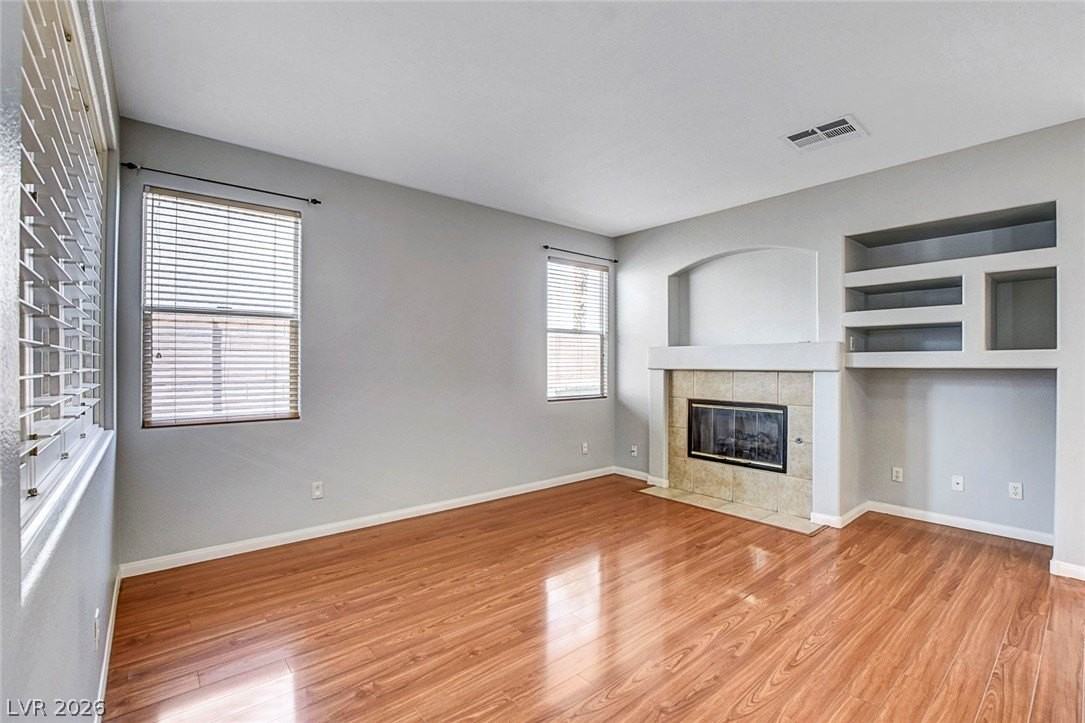 222 Opera House St - Photo 4 of 27