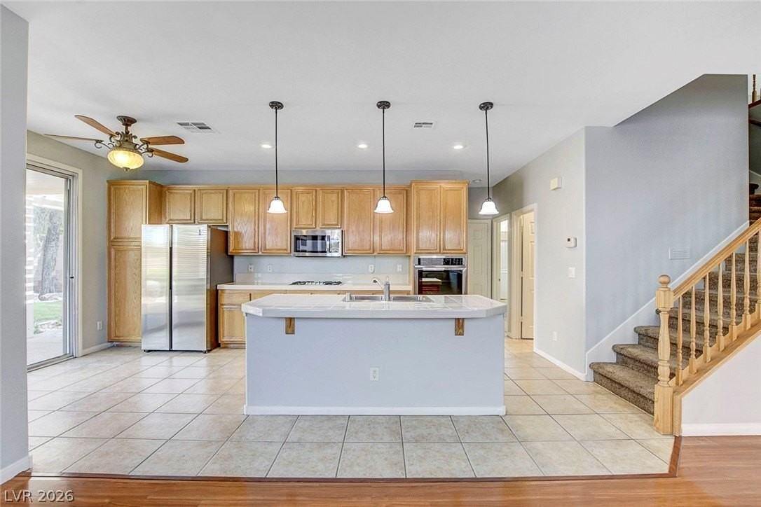 222 Opera House St - Photo 7 of 27