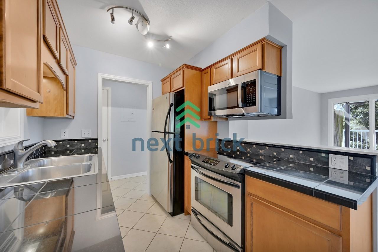 1111 Kirkland Ave #5A - Photo 7 of 16