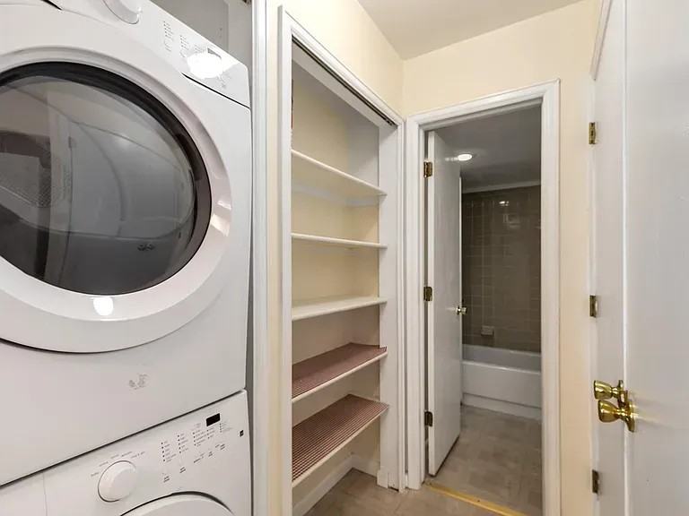 14110 E Dickinson Dr #A - Photo 7 of 29