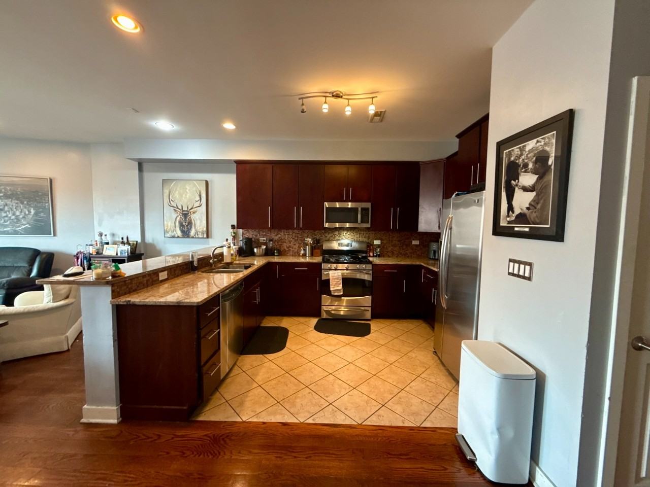 1353 N Sedgwick St #4 - Photo 2 of 25