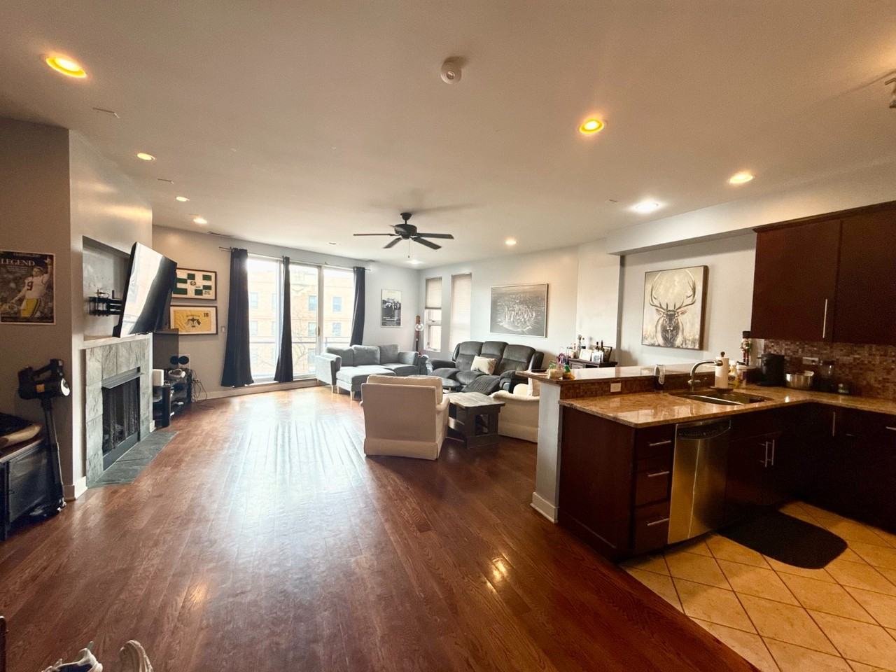 1353 N Sedgwick St #4 - Photo 3 of 25