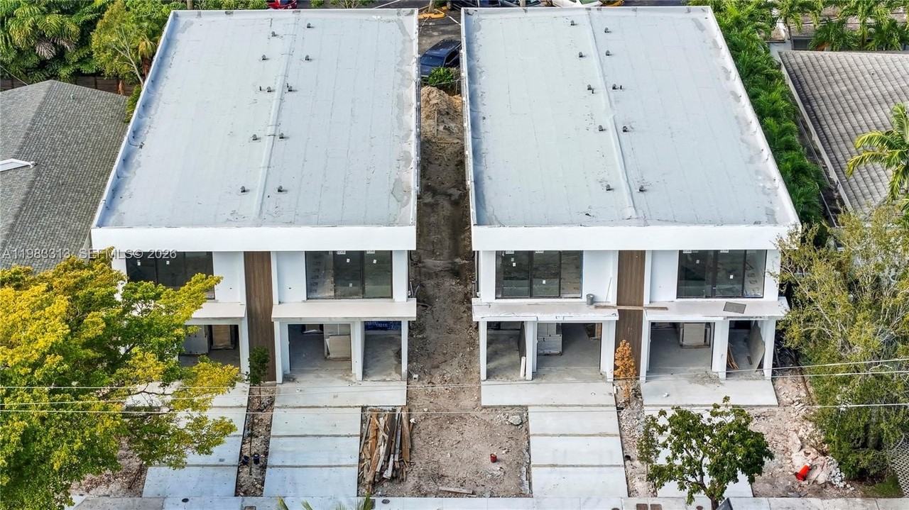 15 Se 12th Ave - Photo 5 of 8