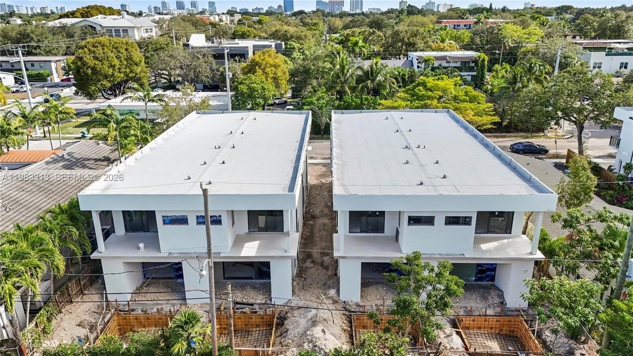 15 Se 12th Ave - Photo 6 of 8