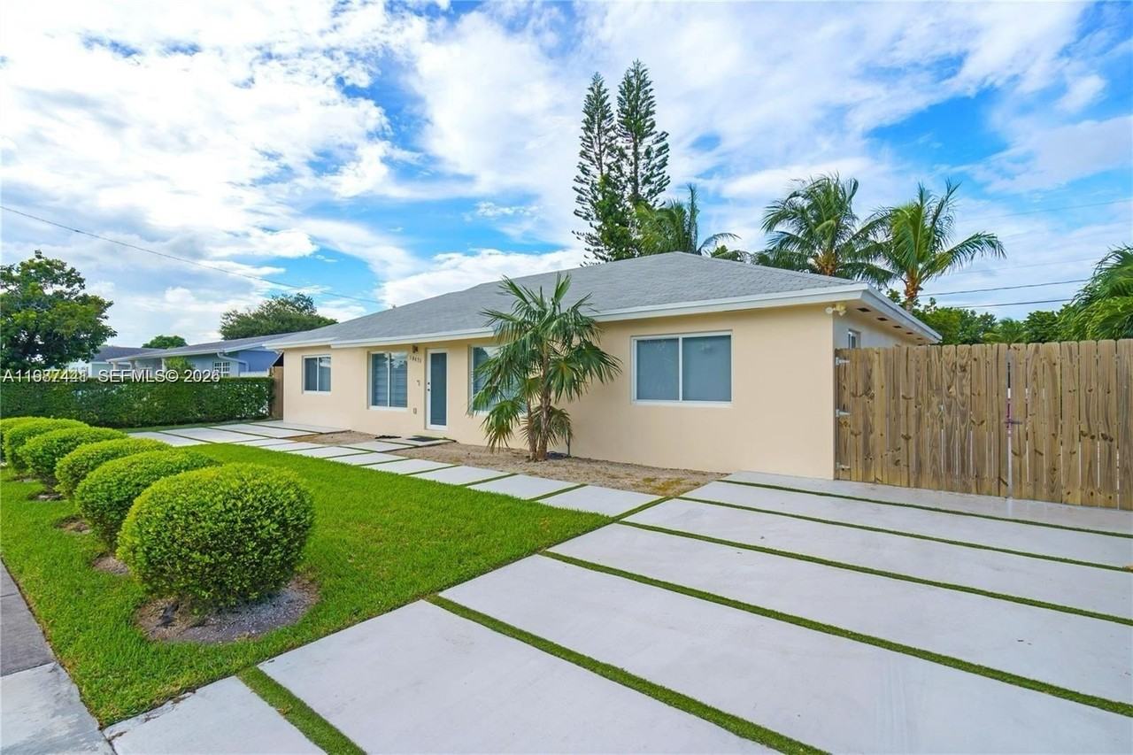 10471 Sw 164th St - Photo 2 of 15