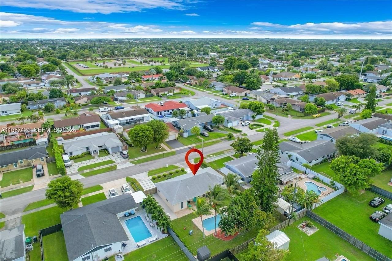 10471 Sw 164th St - Photo 3 of 15