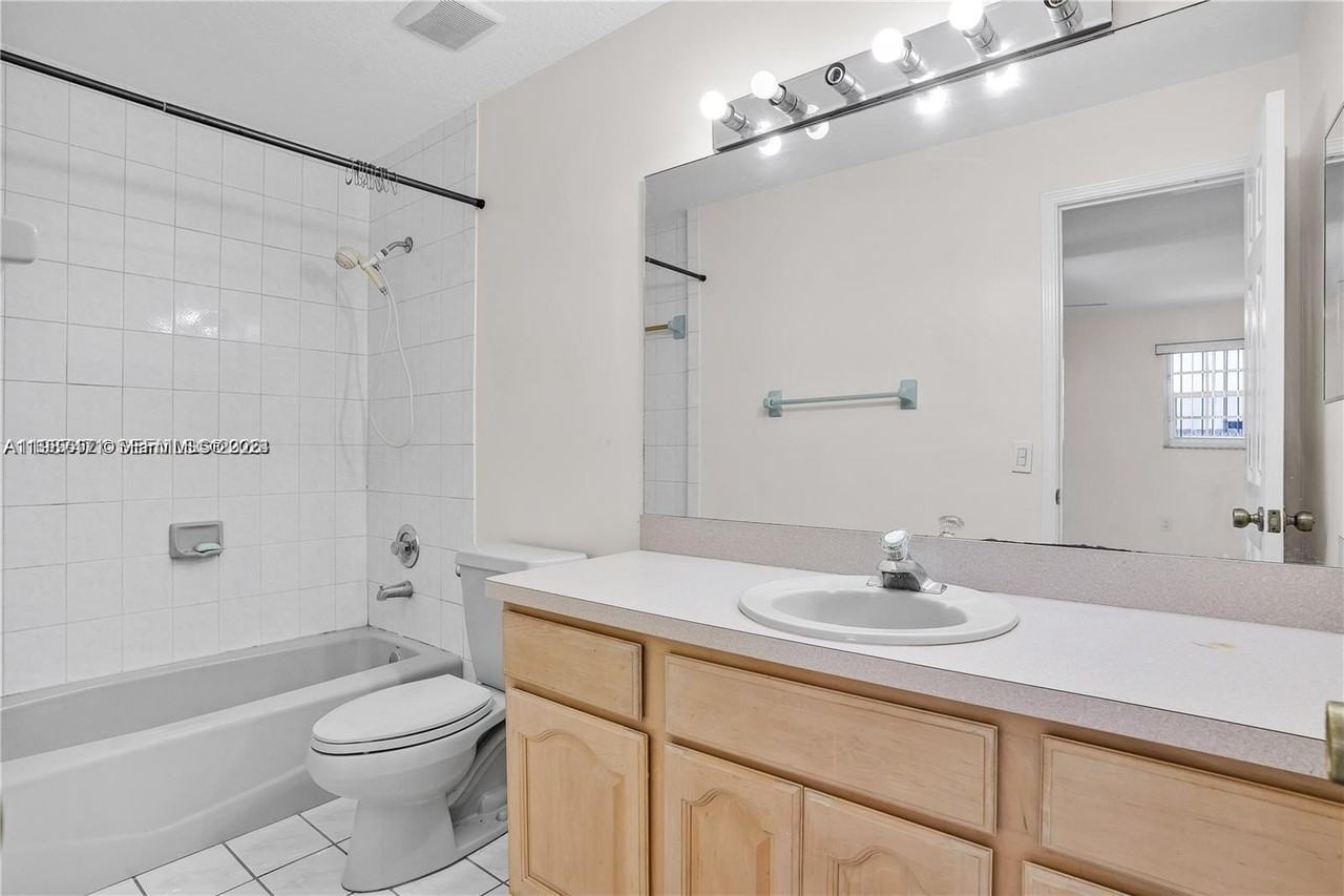 17220 Sw 93rd Ave #2 - Photo 3 of 8