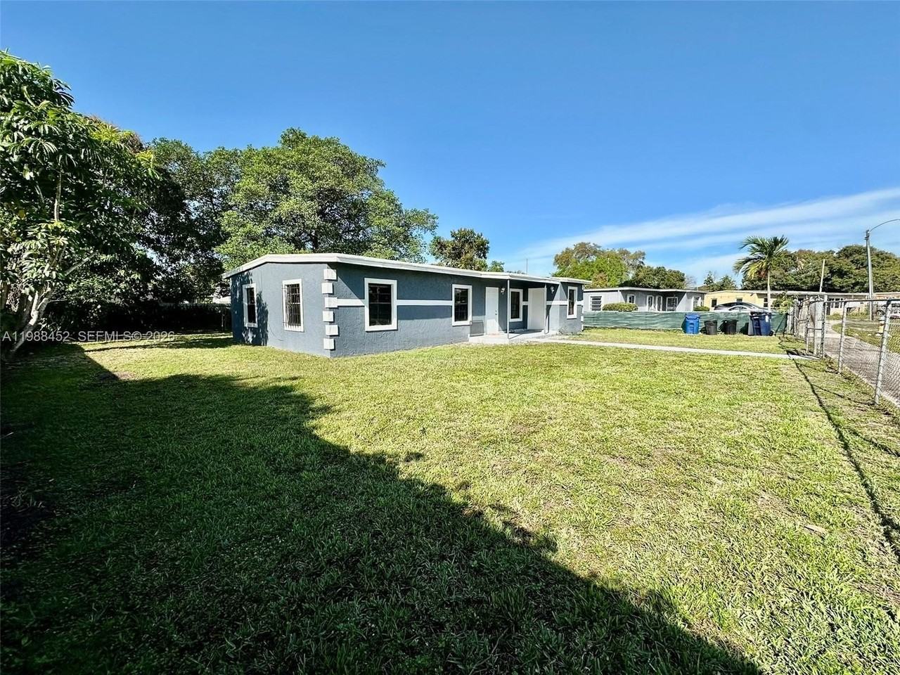 15920 Bunche Park School Dr - Photo 2 of 24