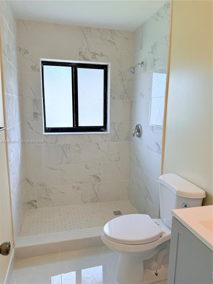 11061 Nw 39th St #1 - Photo 4 of 14