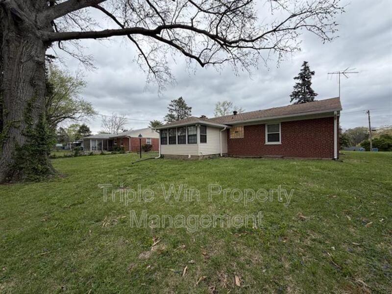 1045 N Florissant Rd - Photo 4 of 40