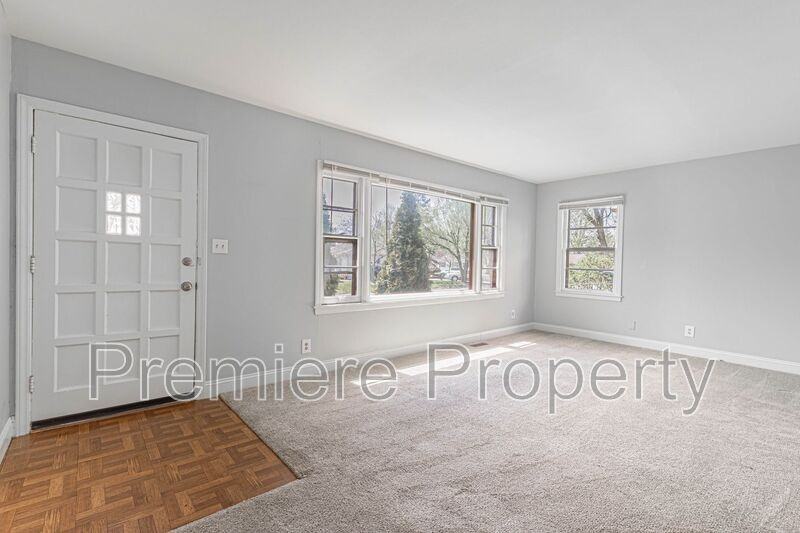 9724 E 34th St S - Photo 2 of 10