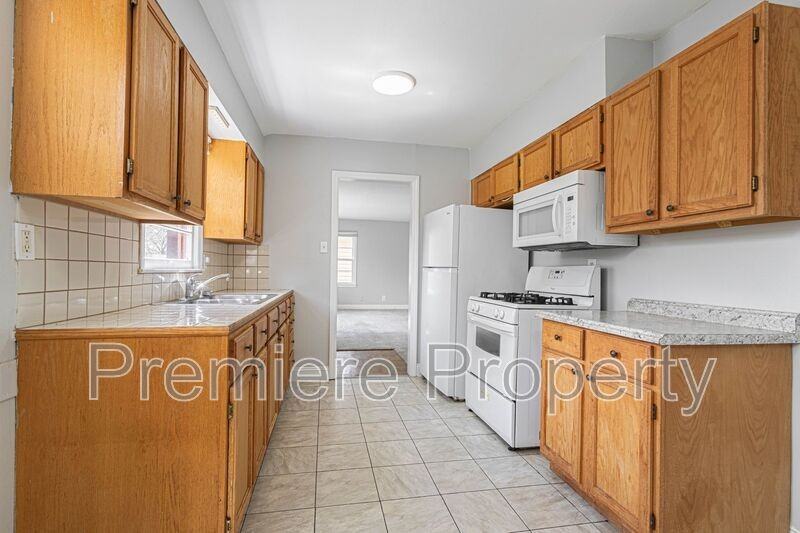 9724 E 34th St S - Photo 4 of 10