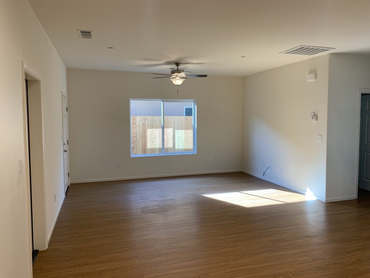 496 N 4th St #A - Photo 4 of 14