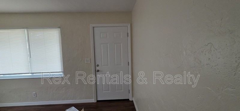 4722 12th Ave S - Photo 4 of 13